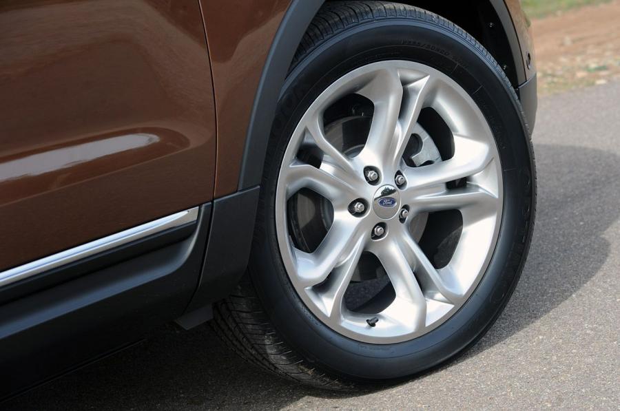  Ford Explorer 2011 года  (фото 42 из 174)